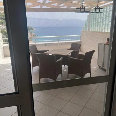 Enzo Seaview Apartment Vlorë