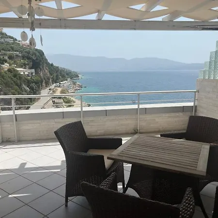Enzo Seaview Lägenhet *